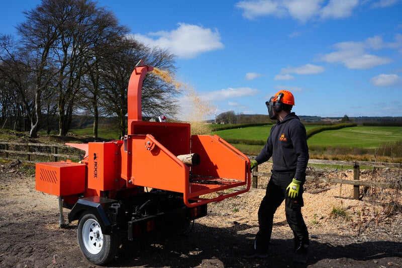 Load image into Gallery viewer, RTC-160 Road Tow Chipper