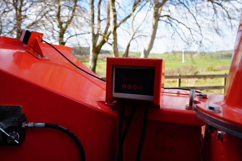 Load image into Gallery viewer, RTC-160 Road Tow Chipper