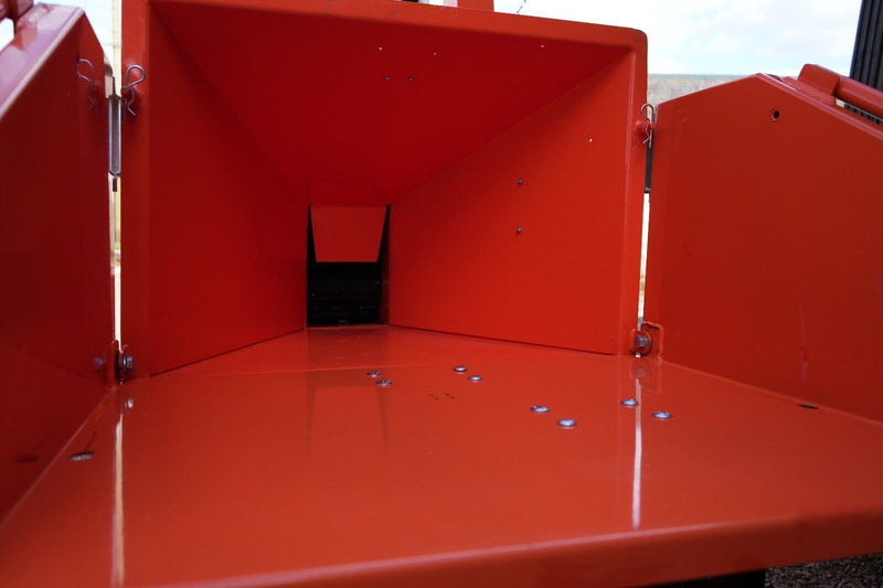 Load image into Gallery viewer, RTC-160 Road Tow Chipper