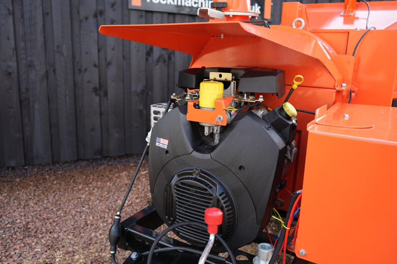 Load image into Gallery viewer, RTC-160 Road Tow Chipper