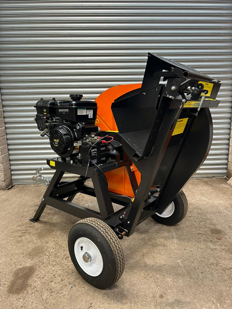 Load image into Gallery viewer, 700 Engine Driven Saw Bench - Ex Display / Demo
