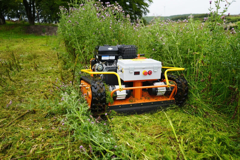 Load image into Gallery viewer, Blitz RM70 Remote Controlled Field Mower
